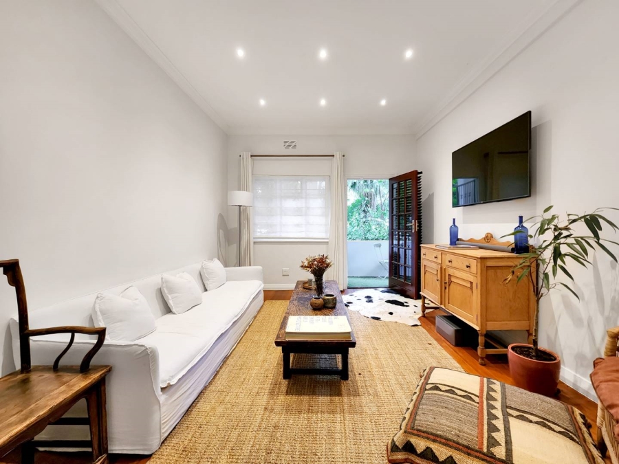 To Let 1 Bedroom Property for Rent in Sea Point Western Cape
